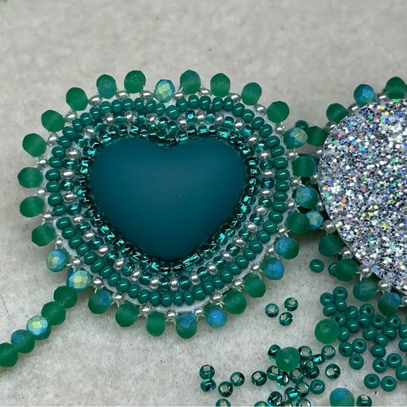 Elegant Teal Heart Beaded Earrings - Picture 3 of 4